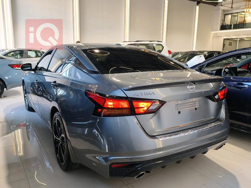 نيسان ألتيما